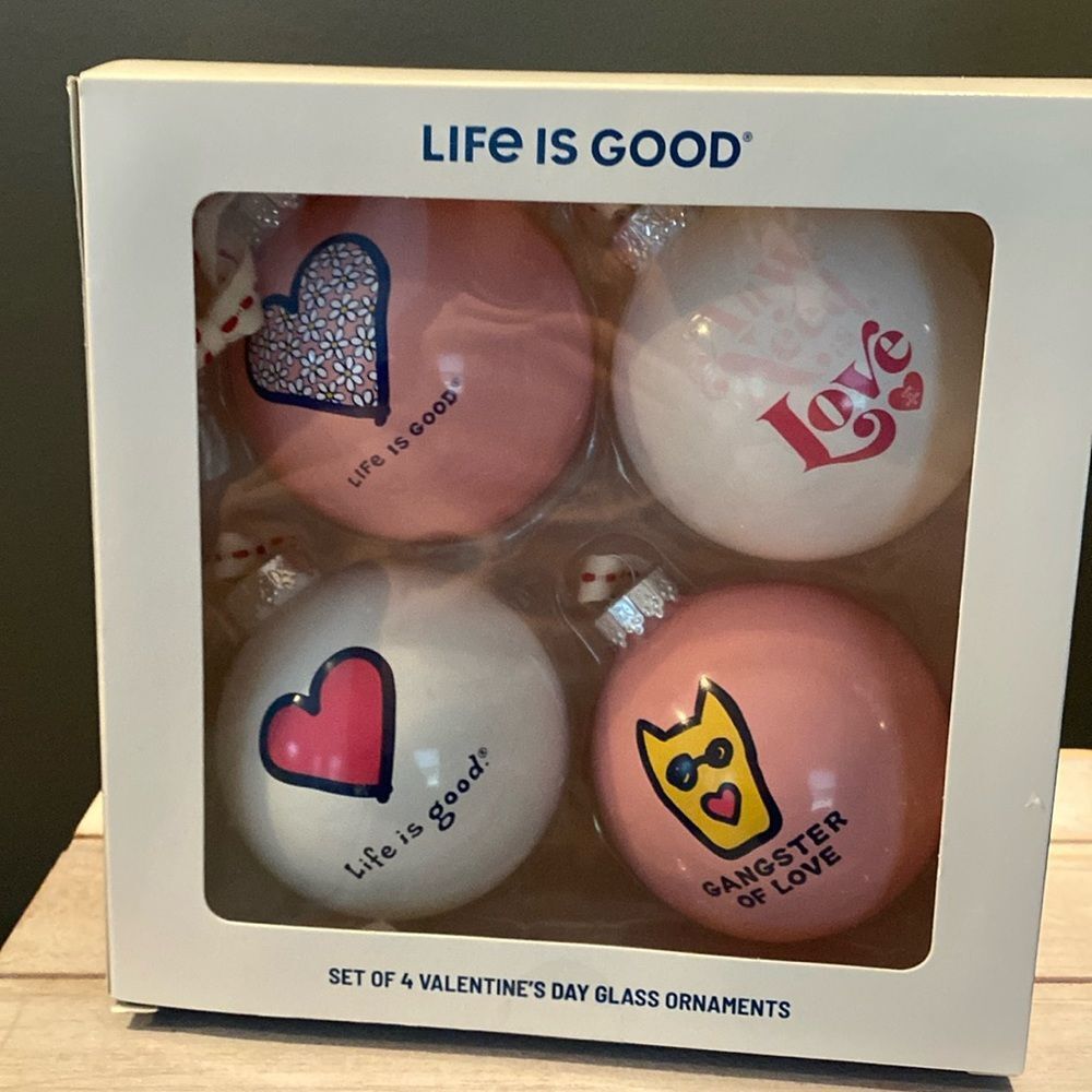 Life is Good Valentine’s Day Glass Ornaments. New- set of 4